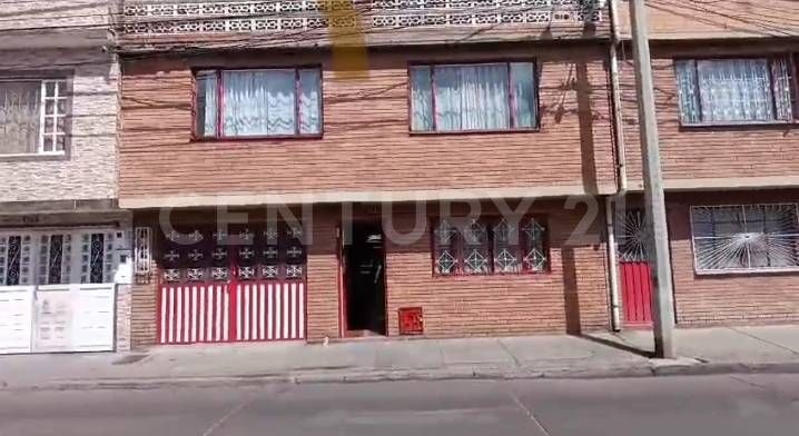 Casa en venta Cundinamarca Bogotá Los Comuneros 230 m2 Habitaciones 5 Baños 4 Garajes 2 Precio $550000000