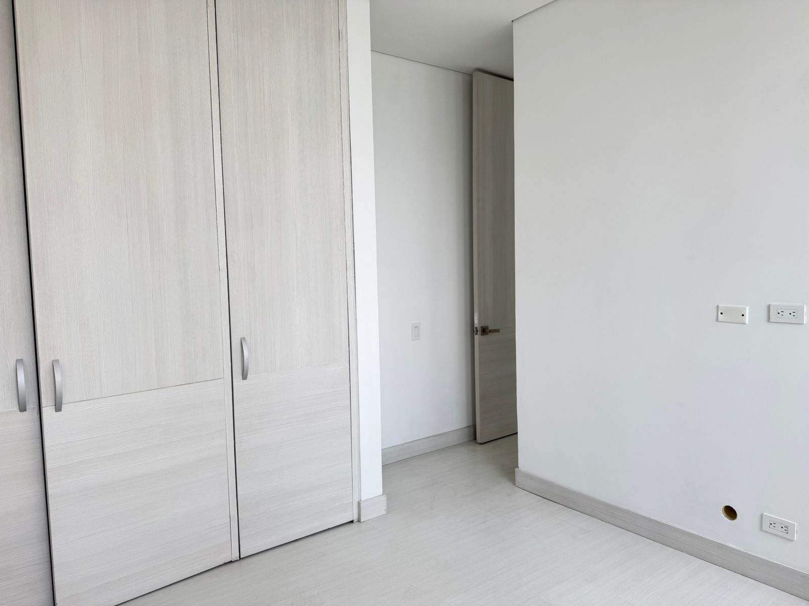 Apartamento en arriendo Antioquia Medellín La Inmaculada 153 m2 Habitaciones 2 Baños 4 Garajes 3 Precio $8700000