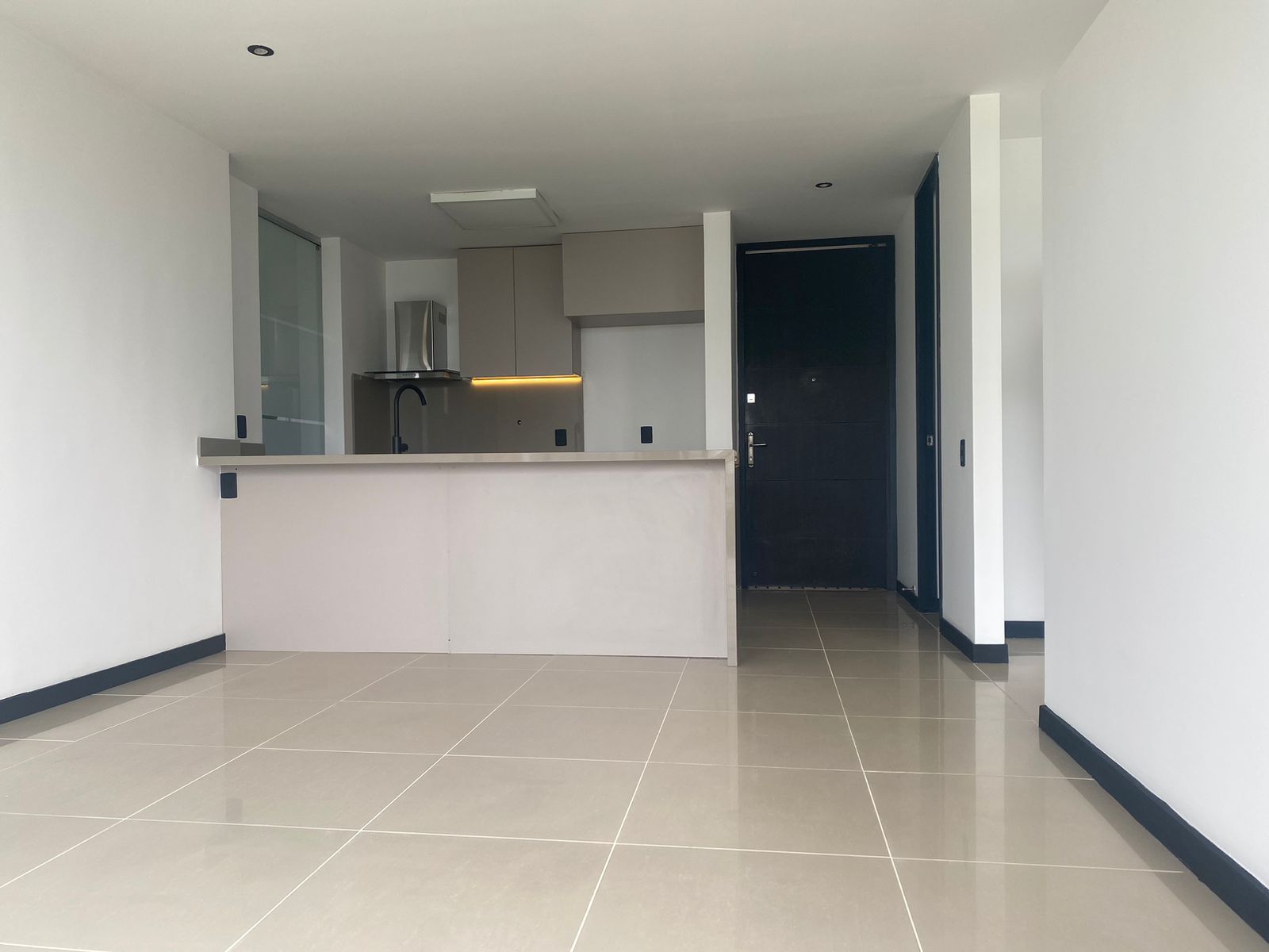 Apartaestudio en arriendo Antioquia Medellín Villa Santa Teresa 68 m2 Habitaciones 1 Baños 2 Garajes 2 Precio $3950000