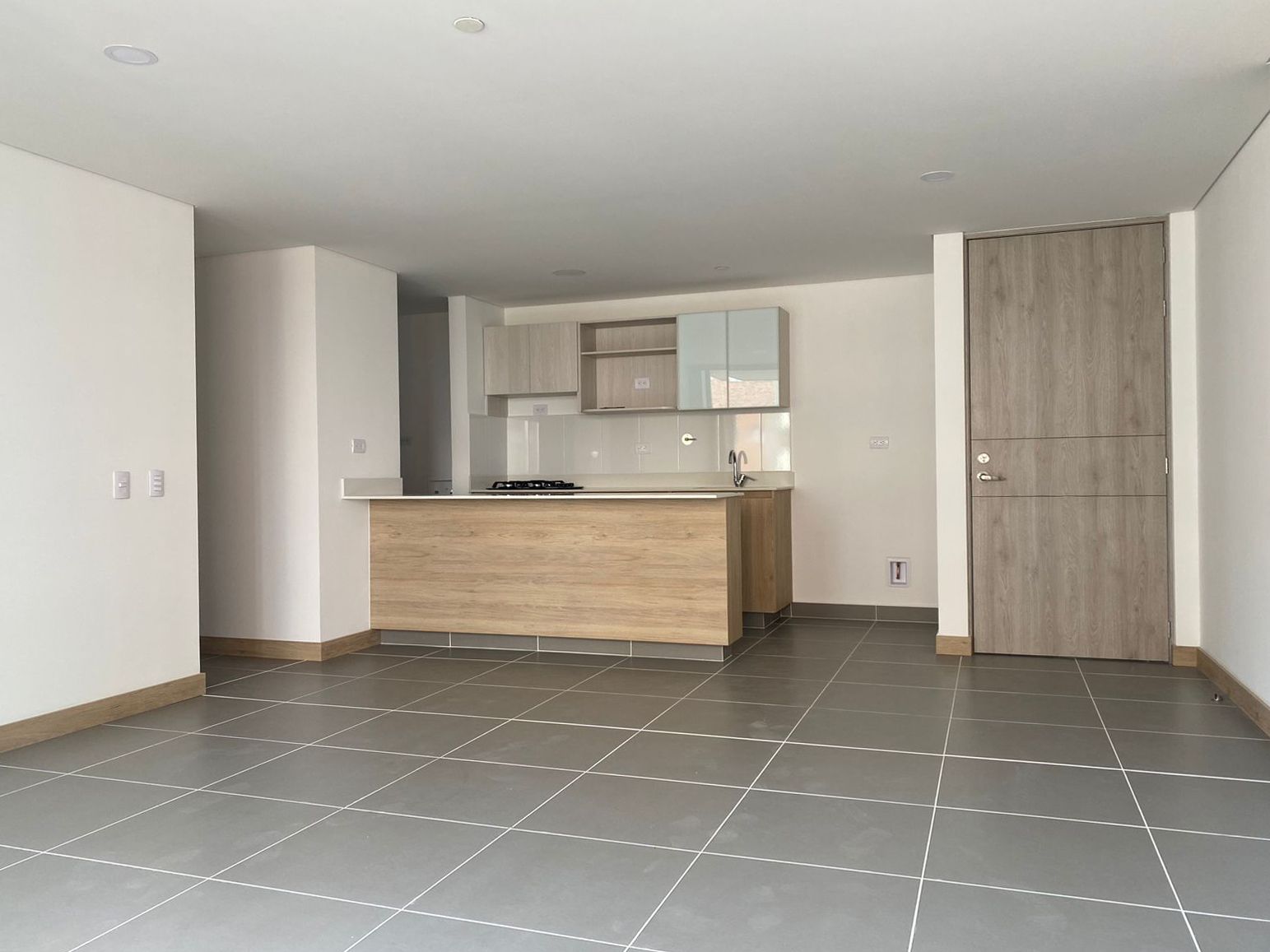 Apartamento en arriendo Antioquia Envigado Alto De Misael 85 m2 Habitaciones 2 Baños 2 Garajes 3 Precio $4350000