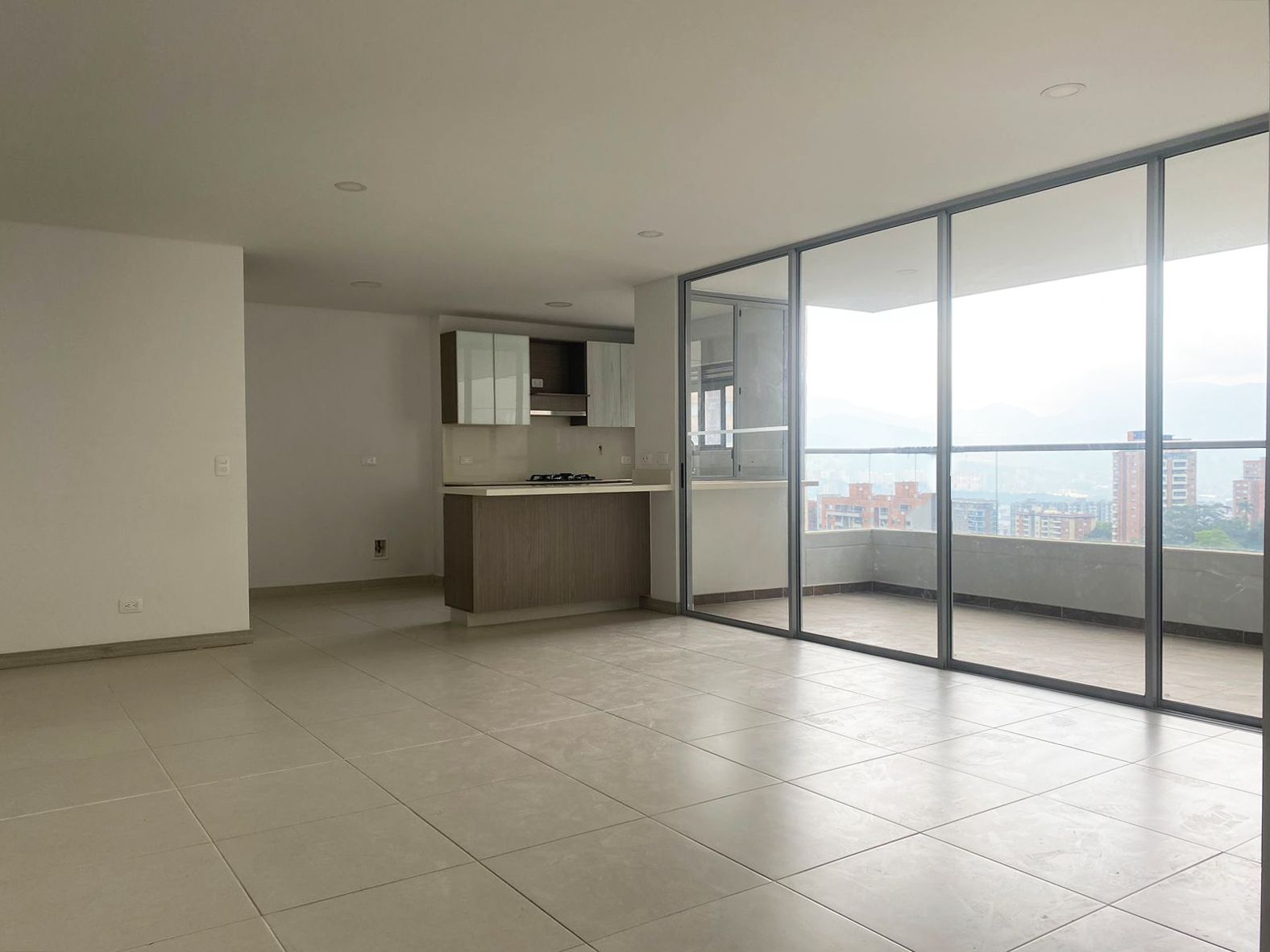 Apartamento en venta Antioquia Envigado Loma Del Atravesado 138 m2 Habitaciones 3 Baños 6 Garajes 2 Precio $1140000000