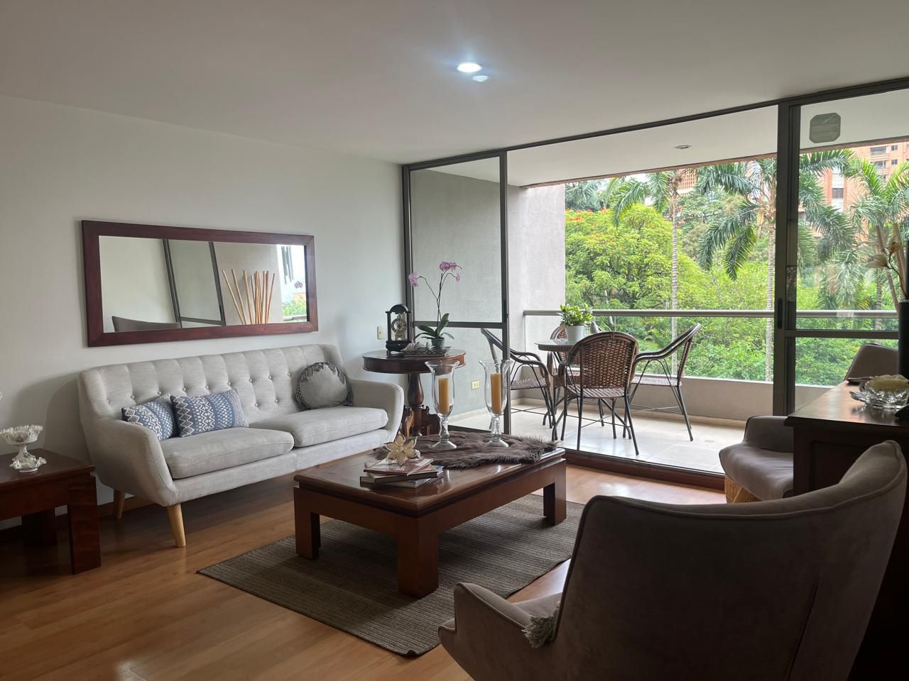 Apartamento en venta Antioquia Medellín Diego Echavarria 125 m2 Habitaciones 3 Baños 2 Garajes 2 Precio $1130000000