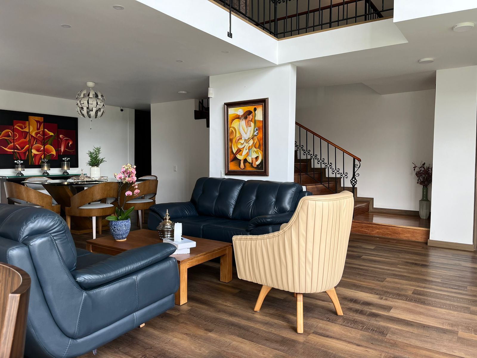 Casa en venta Antioquia Envigado Mt Villa Grande 325 m2 Habitaciones 3 Baños 6 Garajes 5 Precio $1870000000