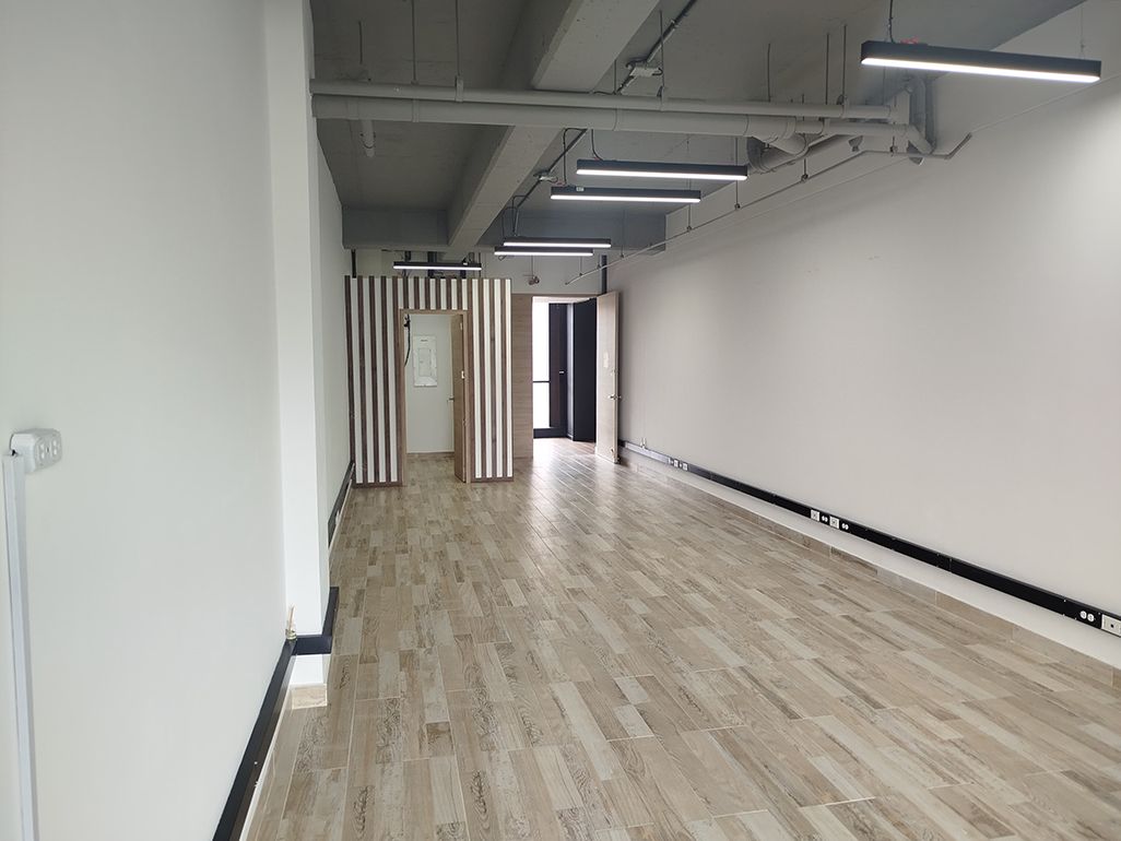 Oficina en arriendo Antioquia Medellín Altos Del Poblado 64 m2 Habitaciones 0 Baños 10 Garajes 2 Precio $5900000