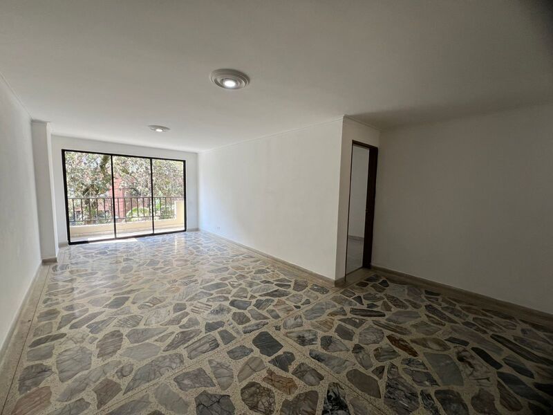 Apartamento en arriendo Antioquia Medellín Simon Bolivar 98 m2 Habitaciones 4 Baños 2 Garajes 1 Precio $3000000