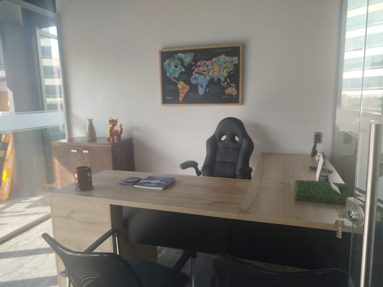 Oficina en arriendo Antioquia Medellín La Aguacatala 57 m2 Habitaciones 0 Baños 0 Garajes 1 Precio $6200000