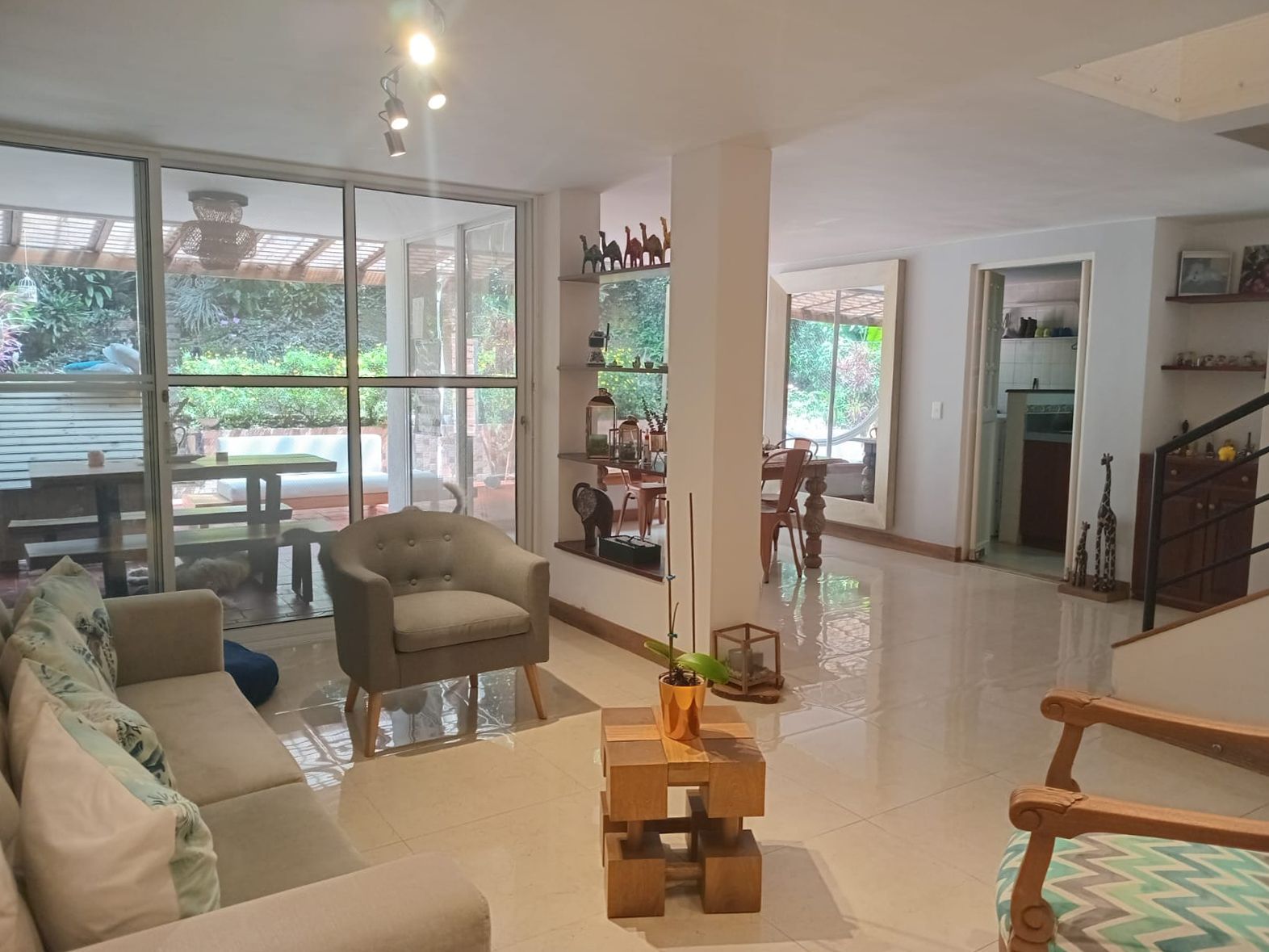 Casa en arriendo Antioquia Medellín El Tesoro 280 m2 Habitaciones 3 Baños 3 Garajes 2 Precio $20000000