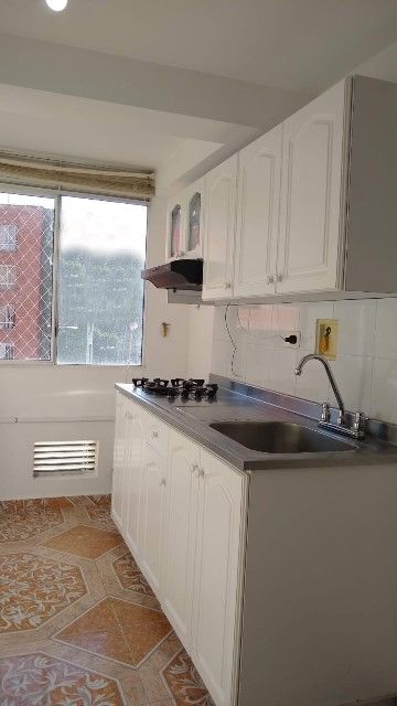 Apartamento en arriendo Antioquia Medellín Loma De Los Bernal 70 m2 Habitaciones 3 Baños 2 Garajes 1 Precio $2500000