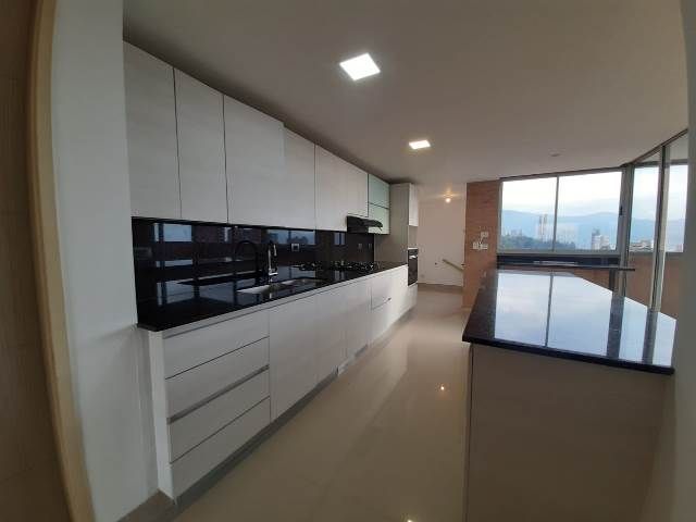 Apartamento en arriendo o venta Antioquia Medellín El Tesoro 219 m2 Habitaciones 3 Baños 4 Garajes 2 Precio venta $2250000000 Precio arriendo $12500000