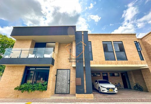 Casa en venta Santander Bucaramanga Lagos Del Cacique 333 m2 Habitaciones 5 Baños 6 Garajes 3 Precio $2000000000