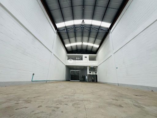 Bodega en arriendo Antioquia Rionegro El Porvenir 420 m2 Habitaciones 0 Baños 4 Garajes 2 Precio $14000000