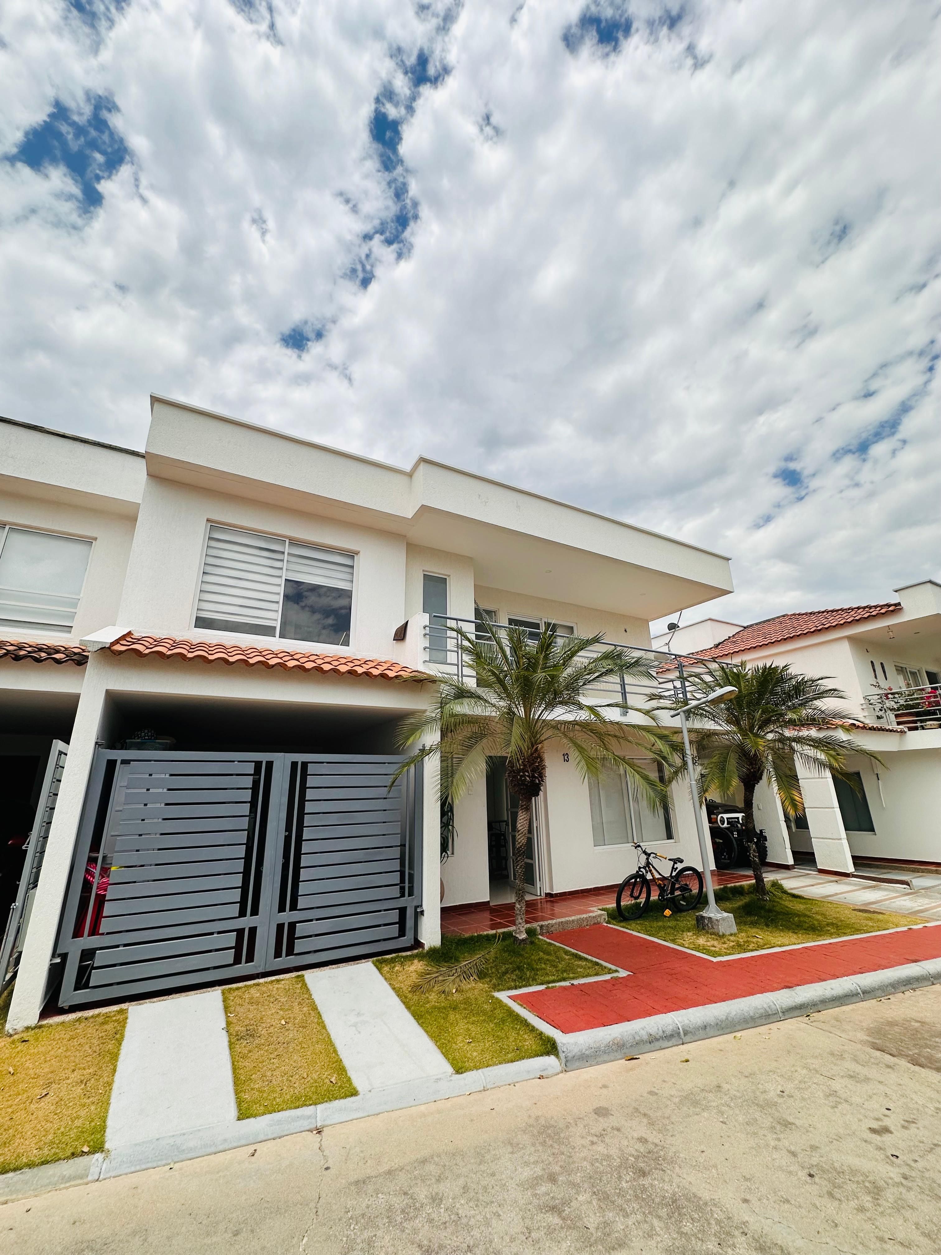 Casa en venta Huila Neiva Centro 250 m2 Habitaciones 3 Baños 3 Garajes 3 Precio $750000000