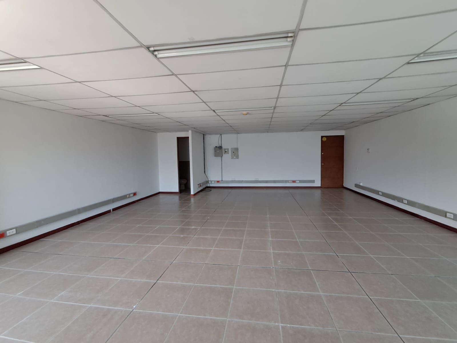 Oficina en arriendo Antioquia La Estrella Ancón San Martín 70 m2 Habitaciones 0 Baños 1 Garajes 1 Precio $2900000