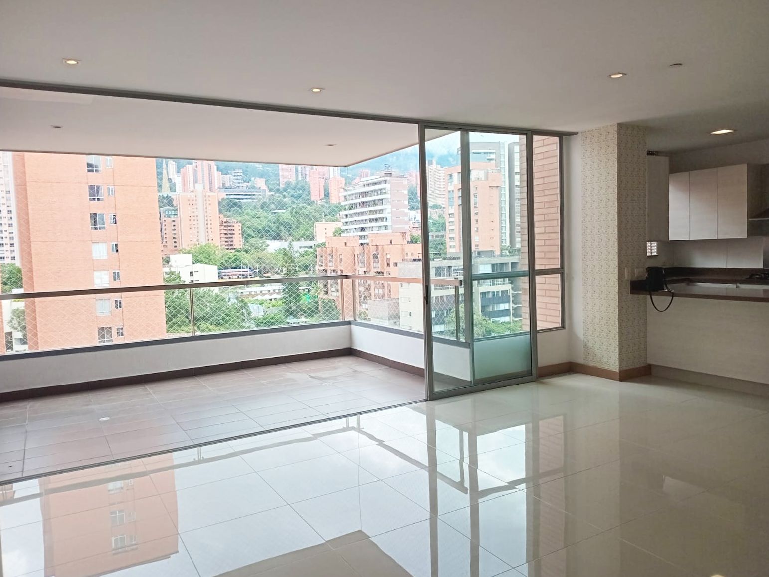 Apartamento en venta Antioquia Medellín Alejandria 157 m2 Habitaciones 3 Baños 4 Garajes 2 Precio $1500000000