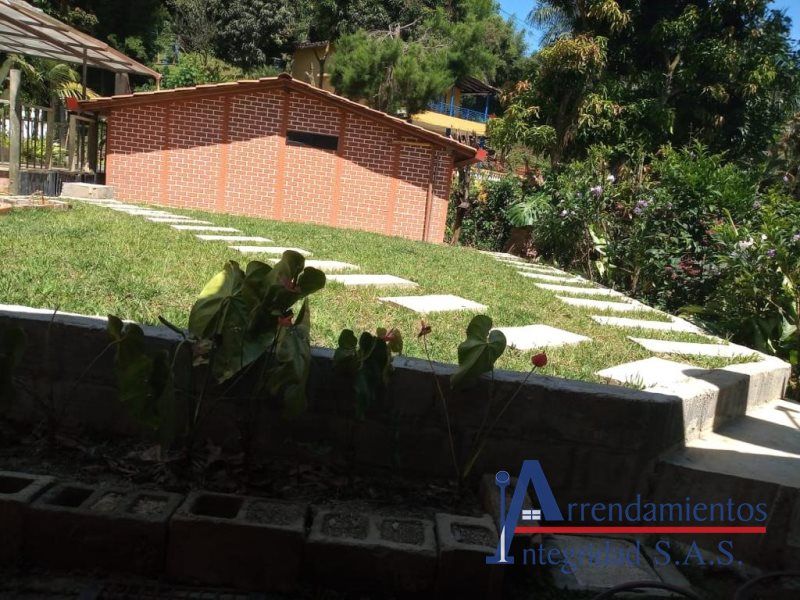 Casa en arriendo Antioquia Barbosa Barbosa 80 m2 Habitaciones 2 Baños 2 Garajes 2 Precio $3500000