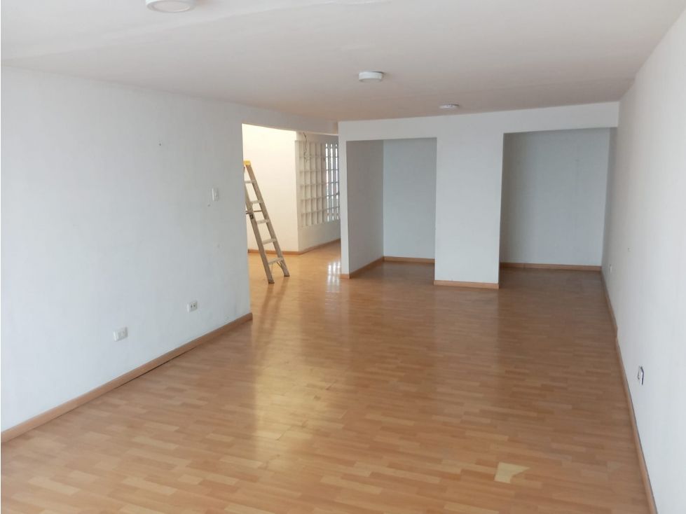 Local en arriendo Caldas Manizales Ub Colina Del Oriente 300 m2 Habitaciones 0 Baños 3 Garajes 0 Precio $3900000