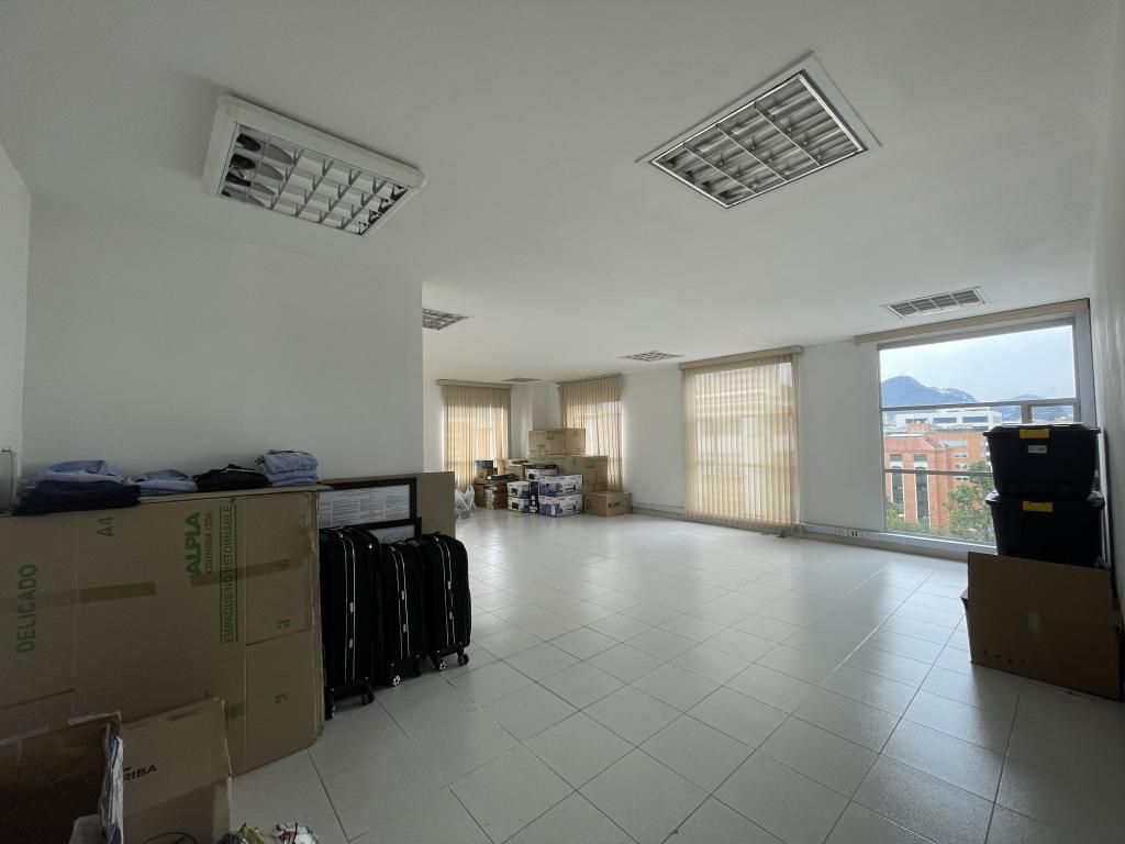 Oficina en venta Cundinamarca Bogotá Chico Norte Et Iii 103 m2 Habitaciones 0 Baños 1 Garajes 2 Precio $720000000