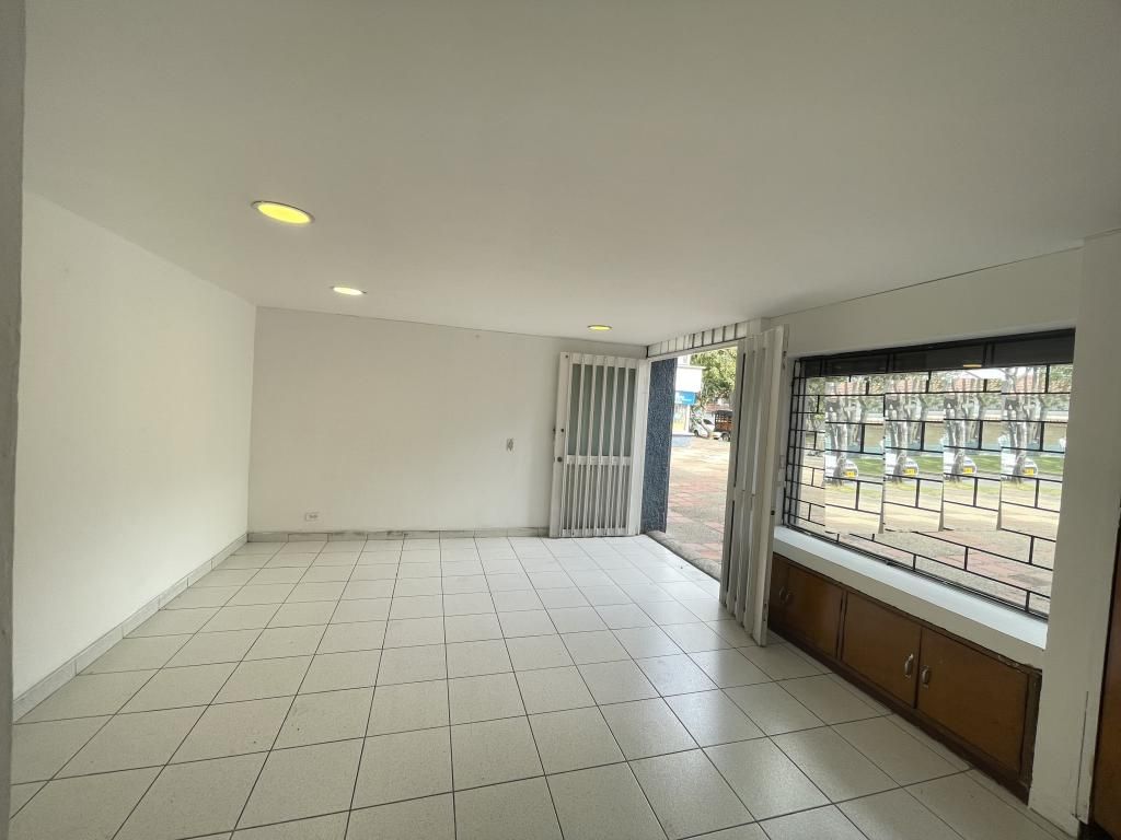 Local en venta Cundinamarca Bogotá Julio Flórez 24 m2 Habitaciones 0 Baños 1 Garajes 0 Precio $228000000