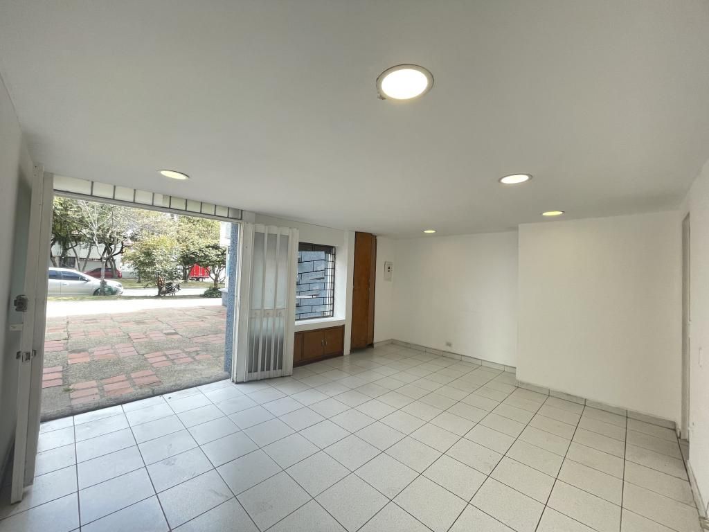 Local en venta Cundinamarca Bogotá Julio Flórez 24 m2 Habitaciones 0 Baños 1 Garajes 0 Precio $228000000