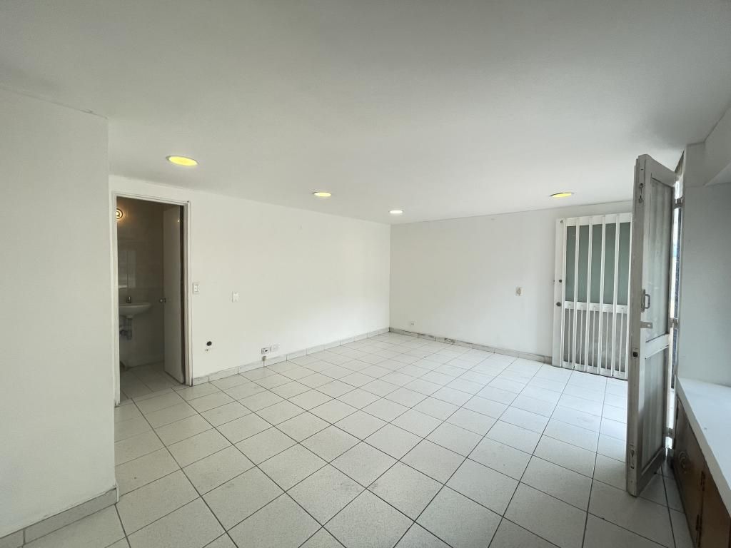 Local en venta Cundinamarca Bogotá Julio Flórez 24 m2 Habitaciones 0 Baños 1 Garajes 0 Precio $228000000