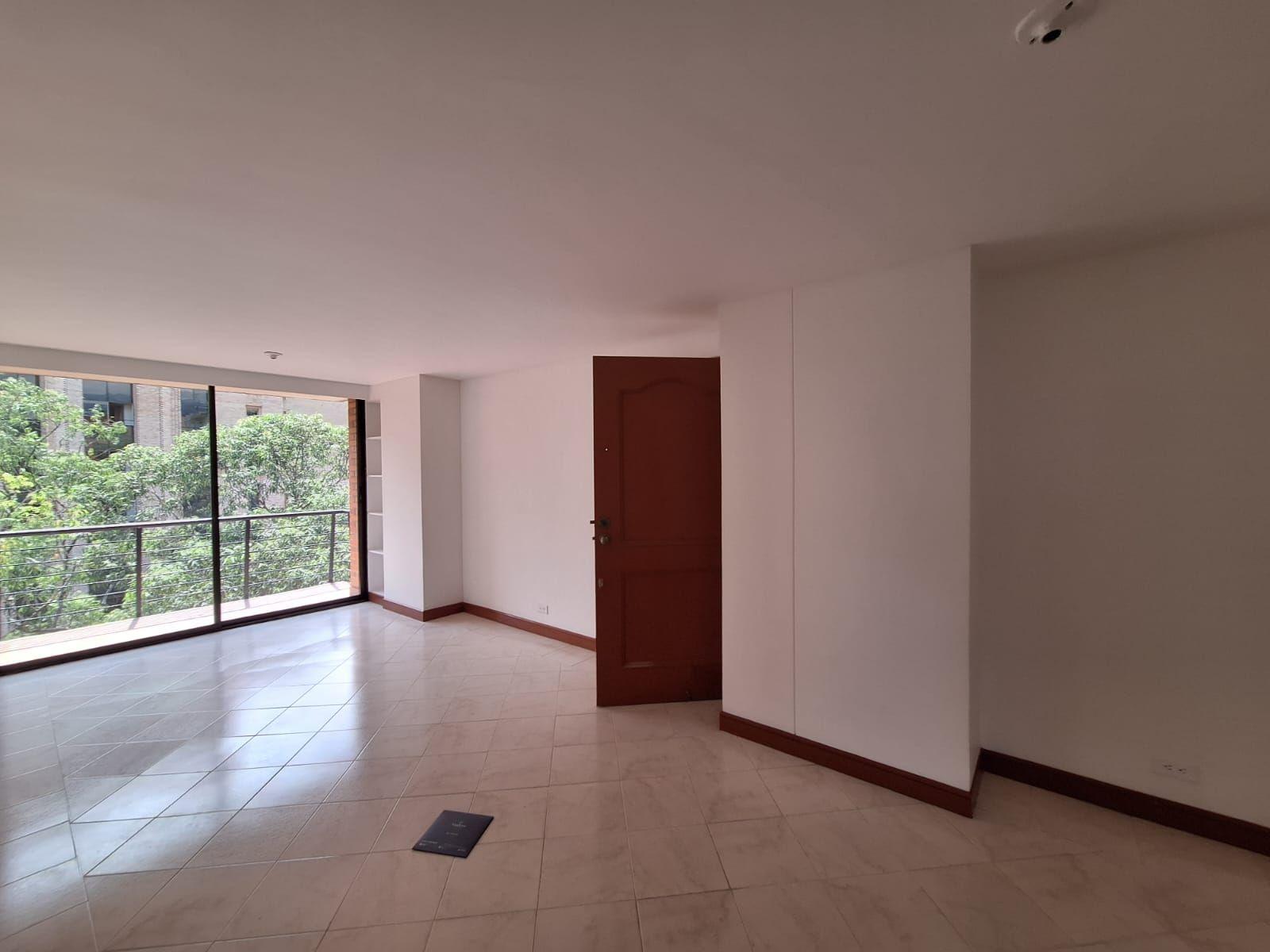 Apartamento en arriendo Antioquia Medellín La Inmaculada 85 m2 Habitaciones 2 Baños 3 Garajes 1 Precio $3700000