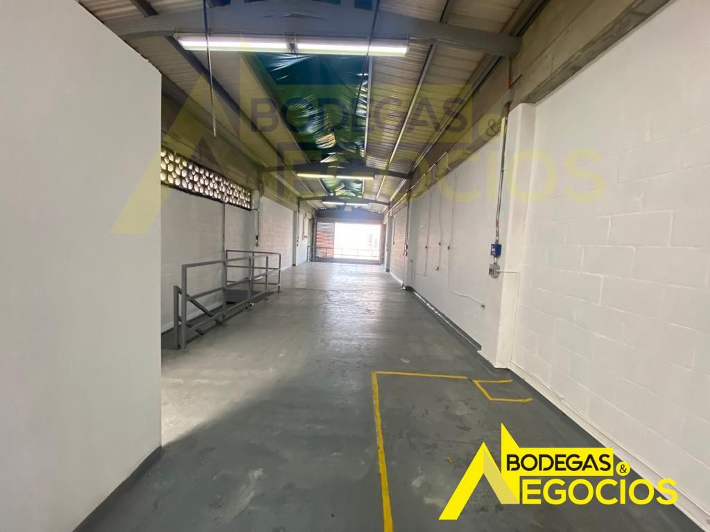 Bodega en arriendo Antioquia Medellín Campo Amor 300 m2 Habitaciones 0 Baños 3 Garajes 1 Precio $6200000
