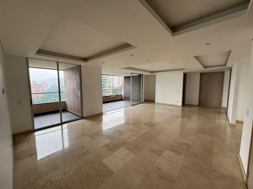 Apartamento en venta Antioquia Medellín El Tesoro 219 m2 Habitaciones 3 Baños 3 Garajes 2 Precio $2100000000