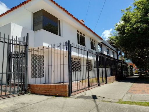 Casa en arriendo Cundinamarca Bogotá Los Cedros 320 m2 Habitaciones 13 Baños 4 Garajes 1 Precio $9000000