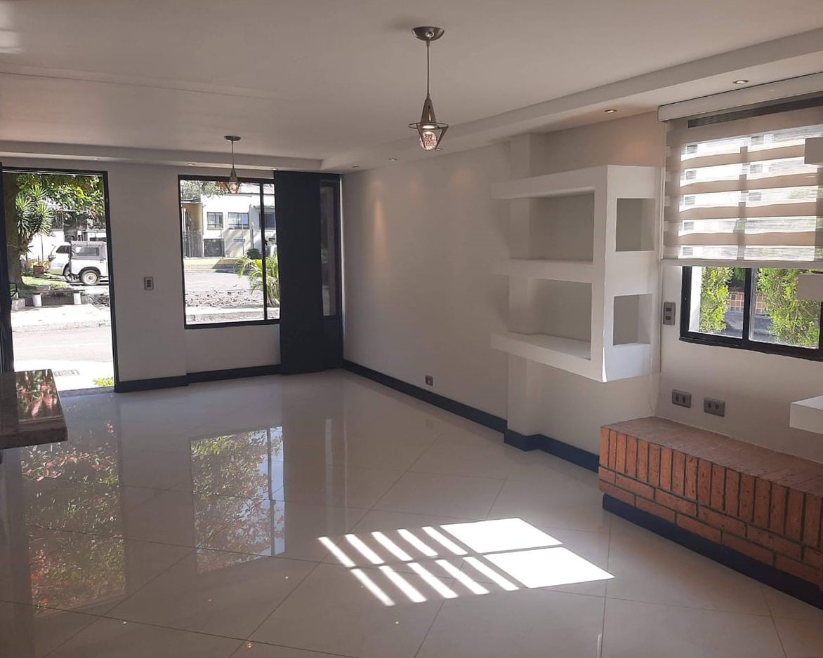 Casa en arriendo Antioquia Medellín La Mota 114 m2 Habitaciones 3 Baños 3 Garajes 1 Precio $4750000