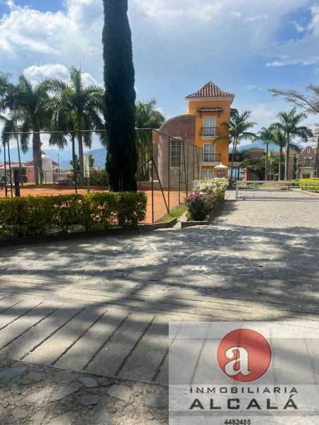 Finca en venta Antioquia Venecia Venecia 550 m2 Habitaciones 4 Baños 5 Garajes 20 Precio $3500000000