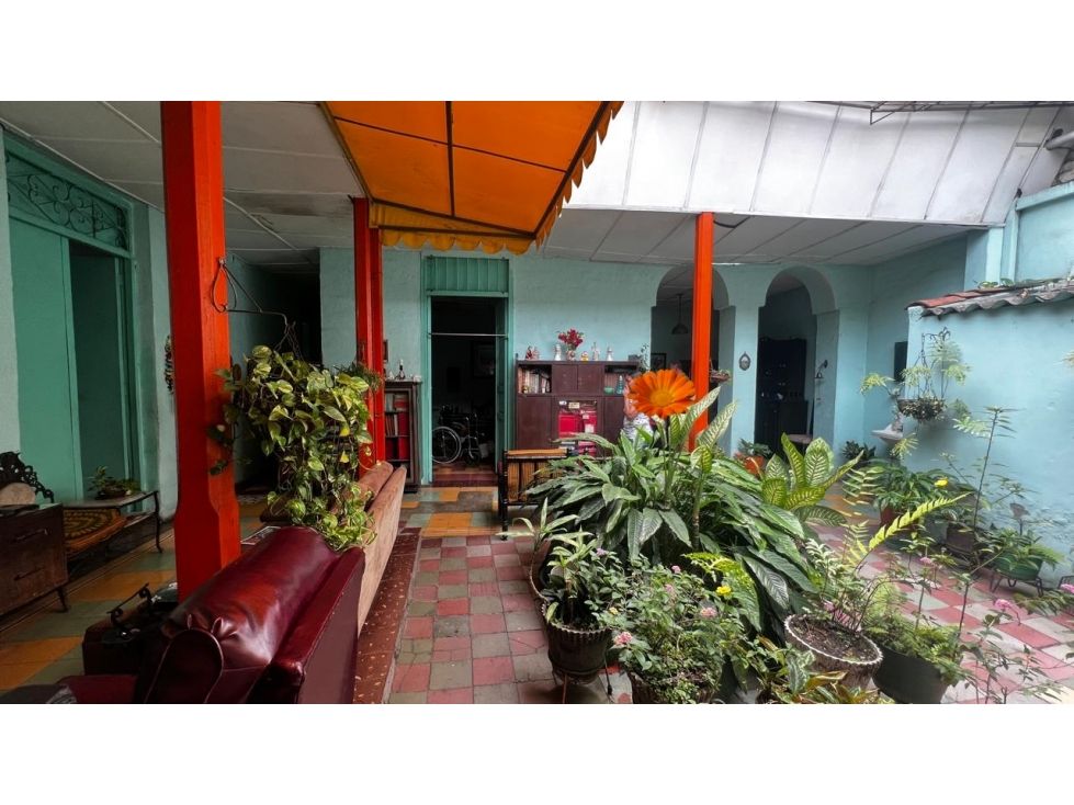 Casa en venta Valle Del Cauca Cali Granada 185 m2 Habitaciones 5 Baños 3 Garajes 0 Precio $580000000