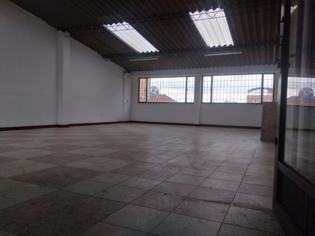 Oficina en arriendo Cundinamarca Bogotá Santa Helenita 320 m2 Habitaciones 0 Baños 5 Garajes 0 Precio $6000000