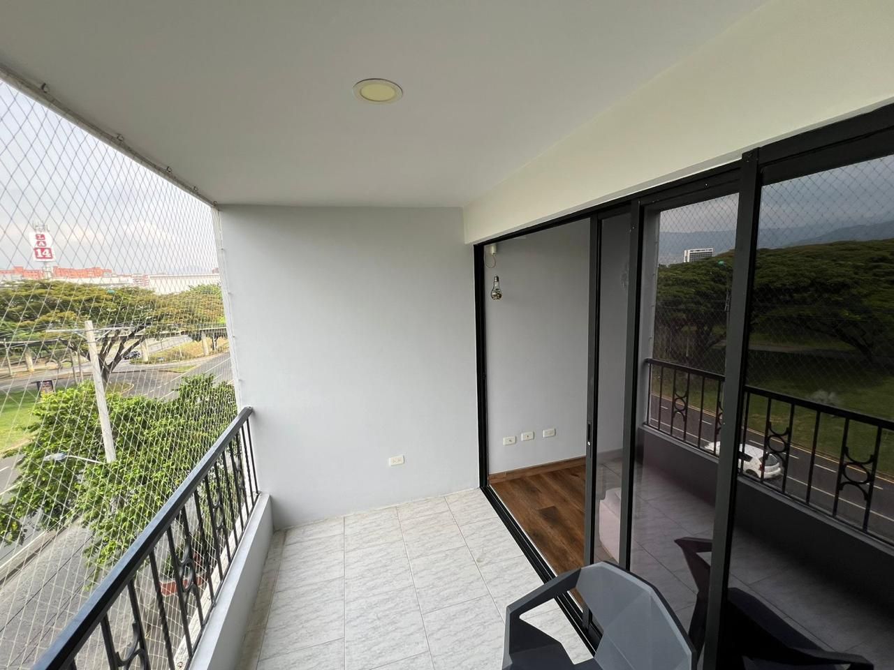 Apartamento en venta Valle Del Cauca Cali Prados Del Limonar 110 m2 Habitaciones 3 Baños 2 Garajes 2 Precio $380000000
