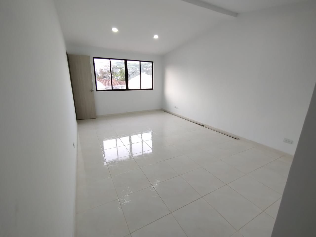 Apartamento en arriendo Valle Del Cauca Cali San Vicente 125 m2 Habitaciones 3 Baños 2 Garajes 0 Precio $1950000
