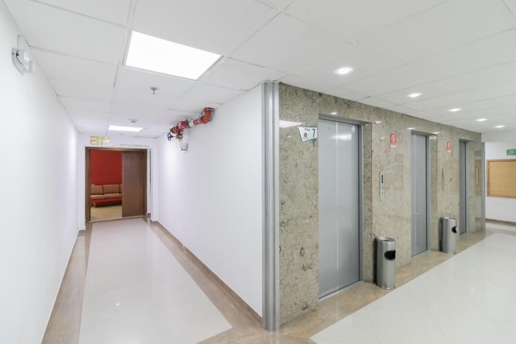 Oficina en venta Cundinamarca Bogotá Chapinero Norte 185 m2 Habitaciones 0 Baños 2 Garajes 2 Precio $1809766000