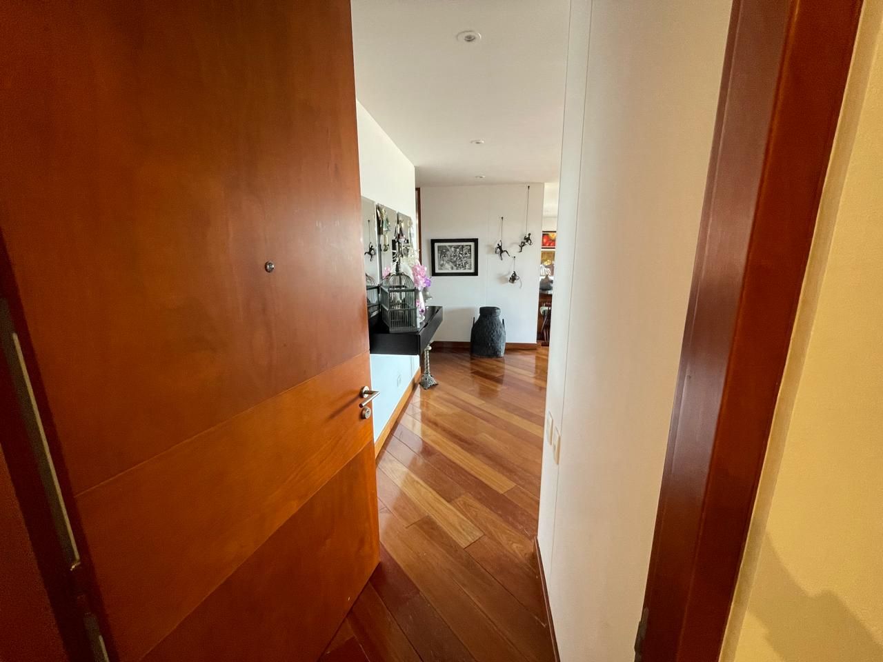 Apartamento en venta Cundinamarca Bogotá El Plan 222 m2 Habitaciones 3 Baños 4 Garajes 3 Precio $1550000000