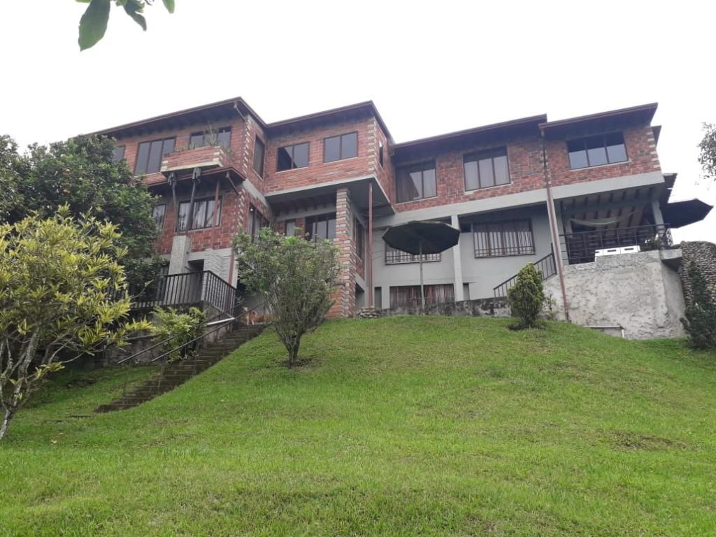 Casa Campestre en venta Santander Bucaramanga Bucaramanga 268 m2 Habitaciones 9 Baños 8 Garajes 6 Precio $1750000000