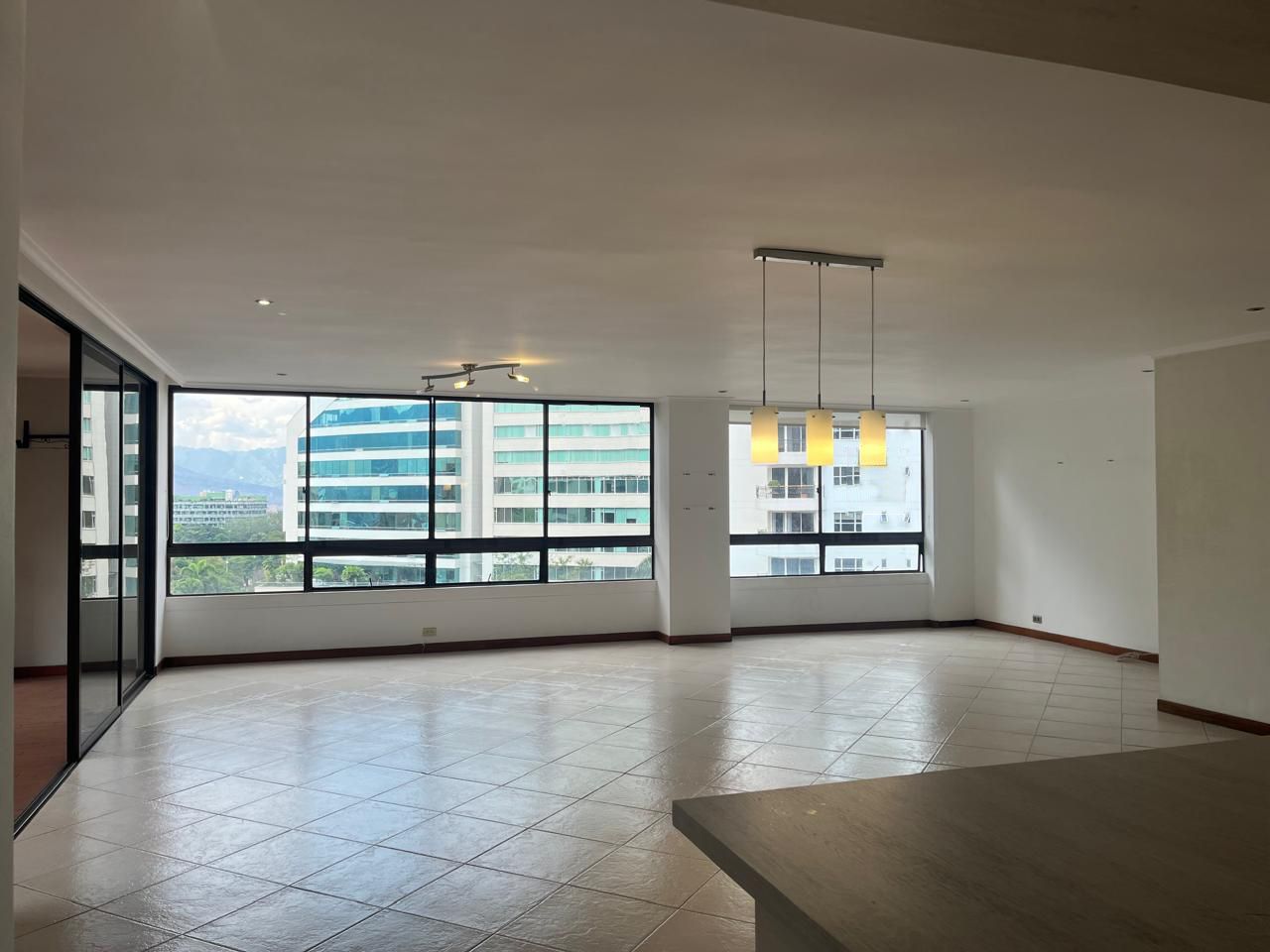 Apartamento en venta Antioquia Medellín Alejandria 212 m2 Habitaciones 4 Baños 3 Garajes 1 Precio $1360000000