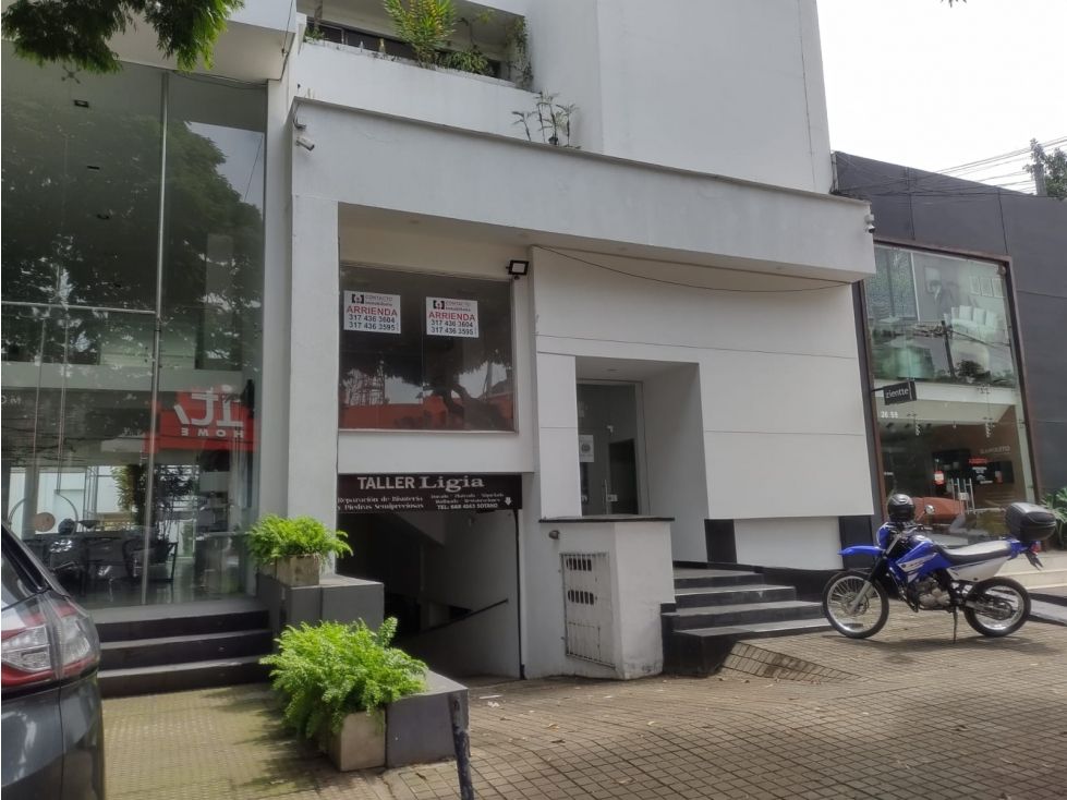 Local en arriendo Valle Del Cauca Cali Chipichape 200 m2 Habitaciones 0 Baños 3 Garajes 2 Precio $9000000