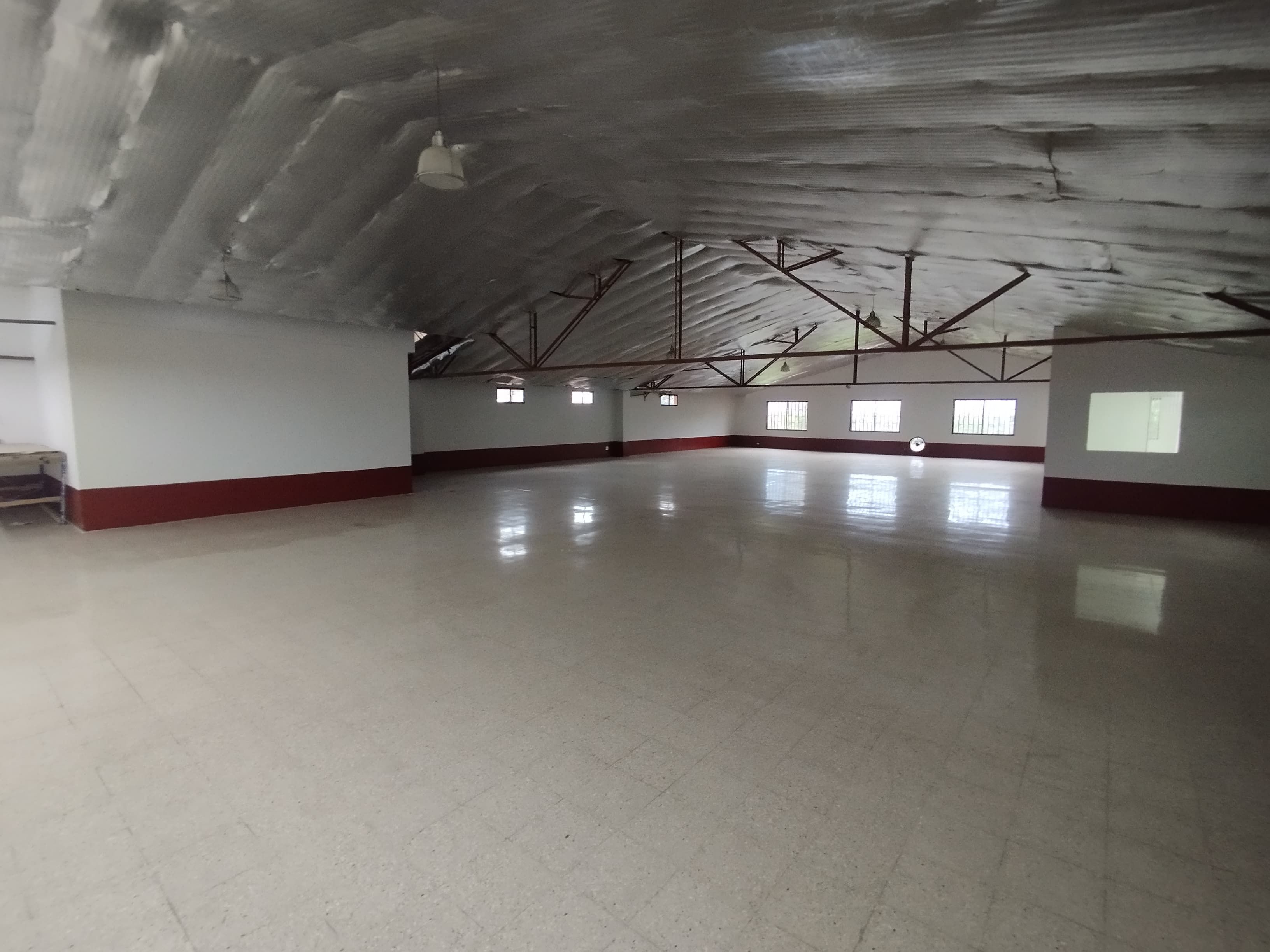 Bodega en arriendo Antioquia Medellín Caribe 530 m2 Habitaciones 0 Baños 4 Garajes 0 Precio $10500000