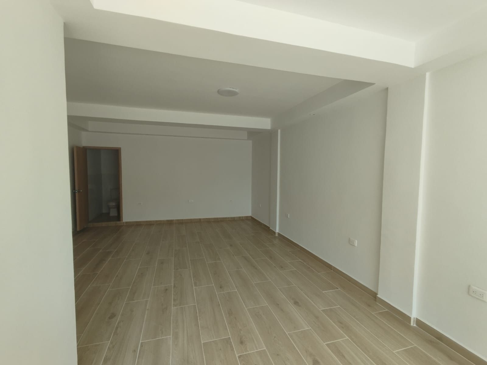 Local en arriendo Risaralda Pereira Popular Modelo 28 m2 Habitaciones 0 Baños 1 Garajes 1 Precio $2500000