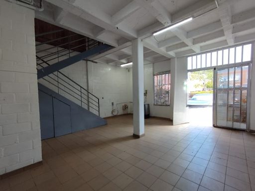Bodega en arriendo Antioquia Rionegro El Porvenir 247 m2 Habitaciones 0 Baños 2 Garajes 4 Precio $10500000