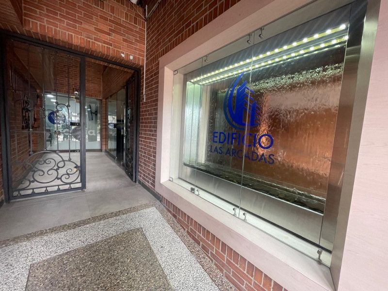 Oficina en venta Cundinamarca Bogotá Santa Barbara Occidental 13 m2 Habitaciones 0 Baños 1 Garajes 1 Precio $150000000