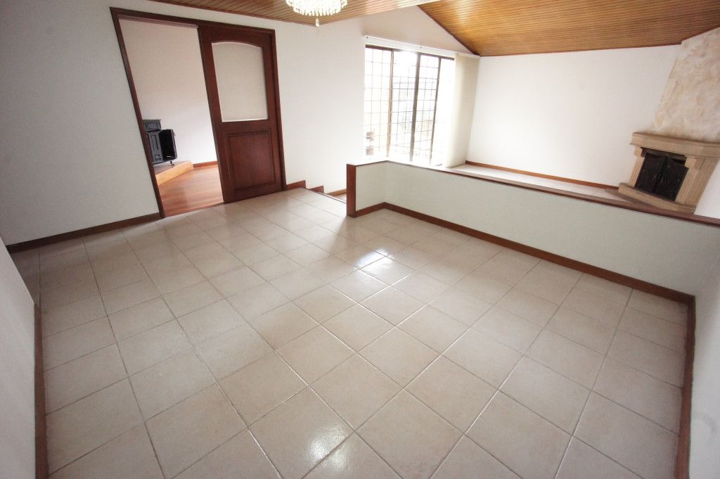 Casa en venta Cundinamarca Bogotá Ub Cordoba Niza 228 m2 Habitaciones 3 Baños 4 Garajes 2 Precio $1250000000