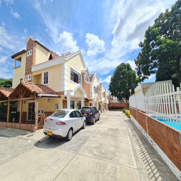 Casa en venta Santander Floridablanca Br Cañaveral De La Riviera 280 m2 Habitaciones 4 Baños 4 Garajes 2 Precio $850000000