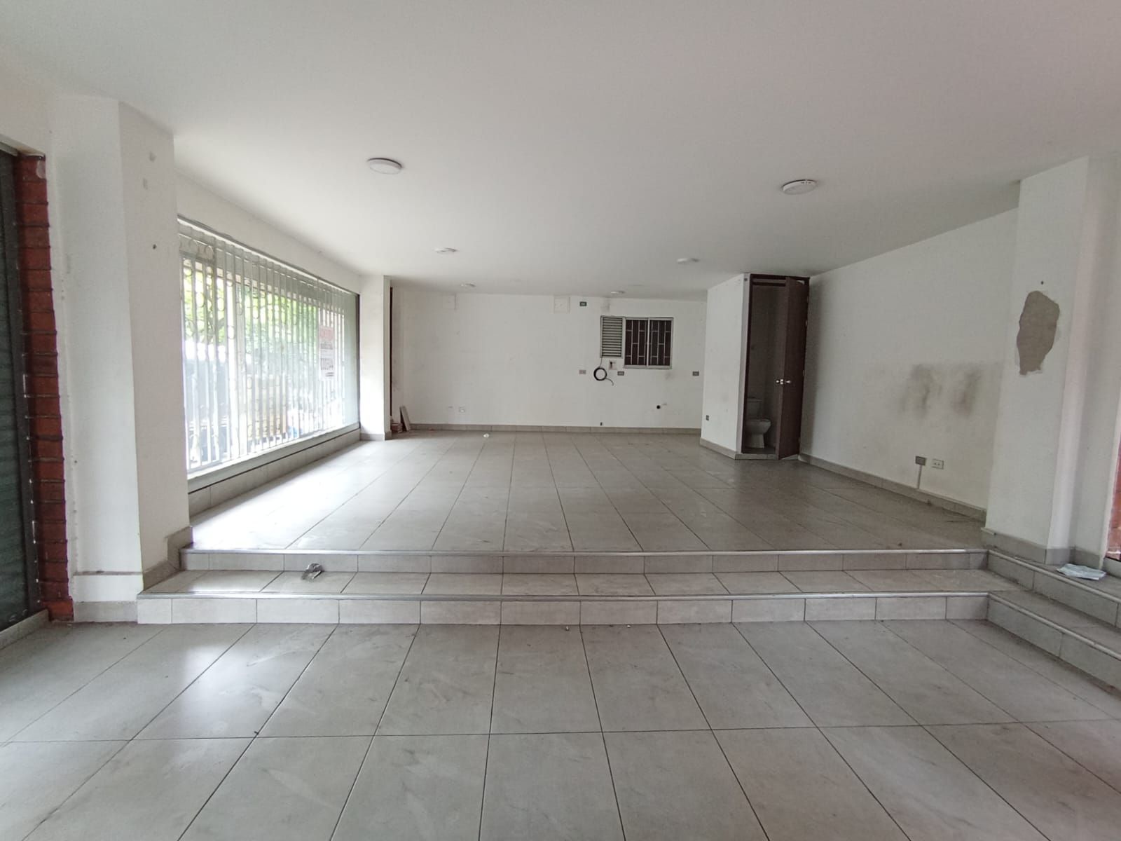Local en arriendo Antioquia Medellín Villanueva 80 m2 Habitaciones 0 Baños 2 Garajes 0 Precio $5000000