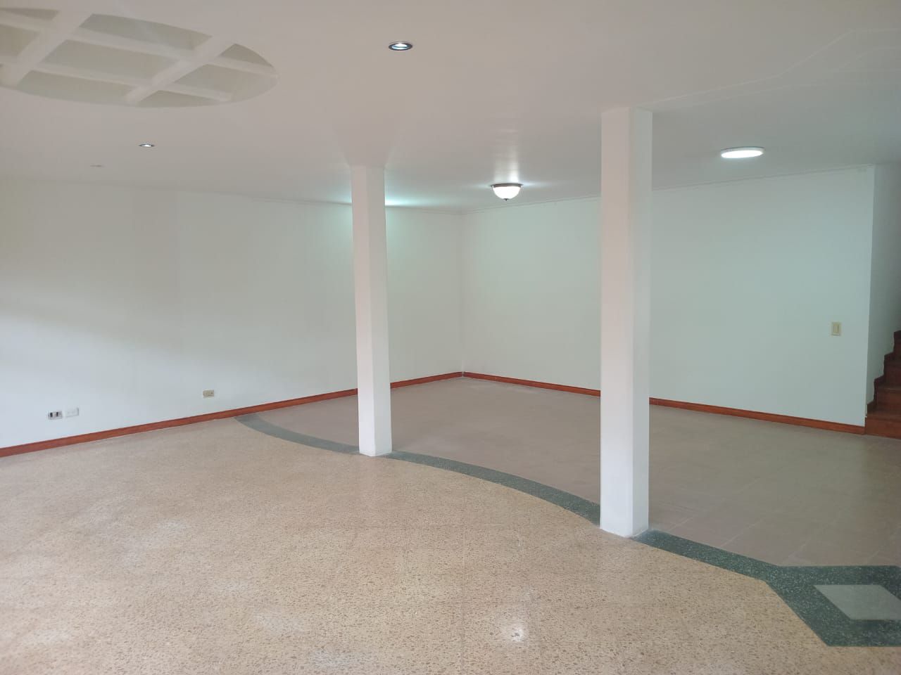 Casa en arriendo Antioquia Medellín Los Naranjos 267 m2 Habitaciones 4 Baños 4 Garajes 2 Precio $7300000