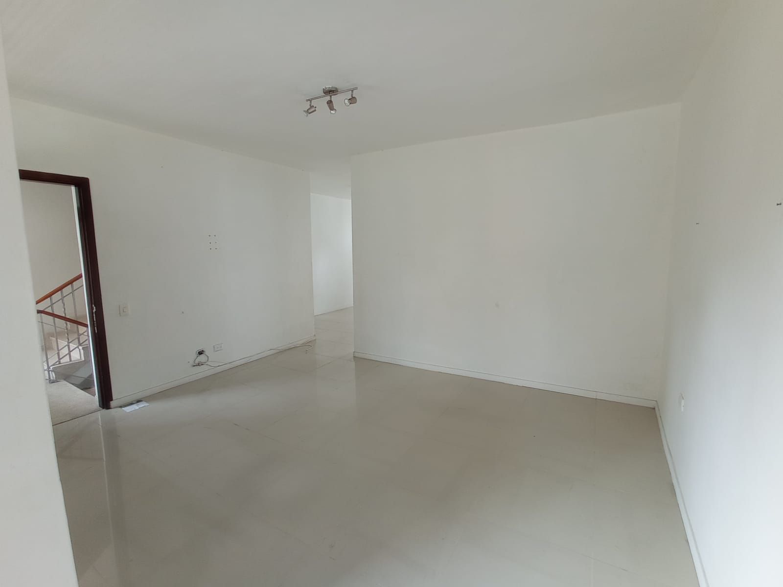 Apartamento en arriendo Antioquia Medellín Laureles 190 m2 Habitaciones 4 Baños 2 Garajes 0 Precio $3900000