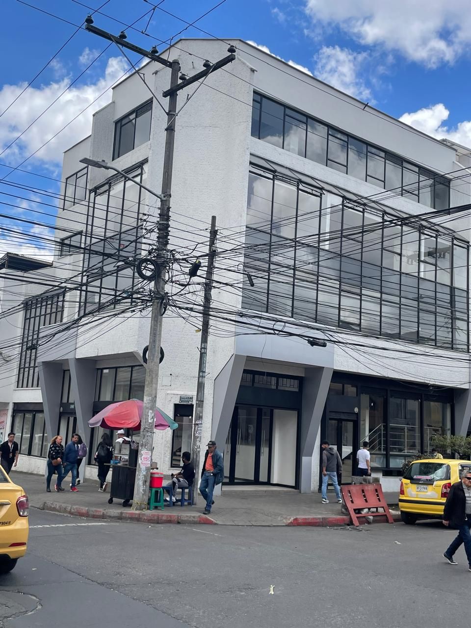Edificio en arriendo o venta Cundinamarca Bogotá Restrepo 946 m2 Habitaciones 6 Baños 6 Garajes 0 Precio venta $5450000000 Precio arriendo $30000000