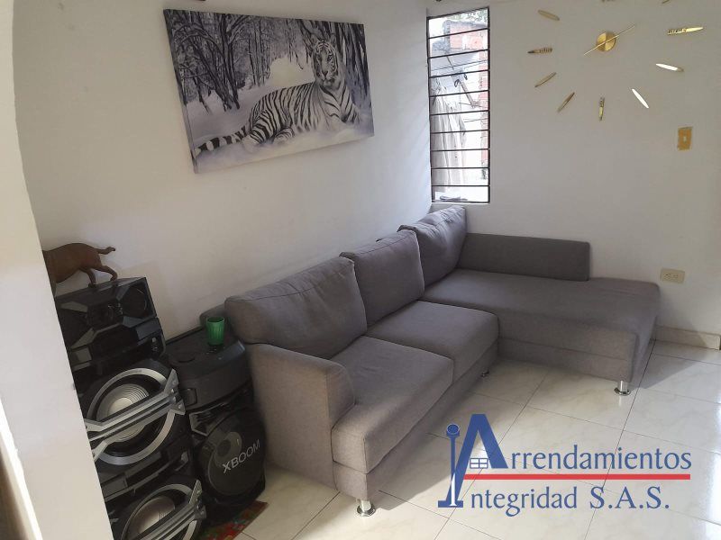 Casa en venta Antioquia Medellín Loma De Los Bernal 84 m2 Habitaciones 4 Baños 2 Garajes 0 Precio $210000000
